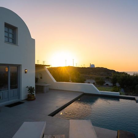 Saint John Oia-Exclusive Private Heated Pool Villas Екстериор снимка
