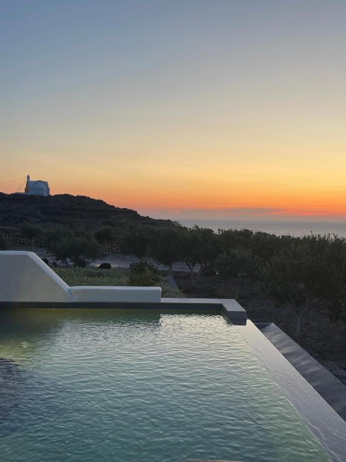 Saint John Oia-Exclusive Private Heated Pool Villas Екстериор снимка