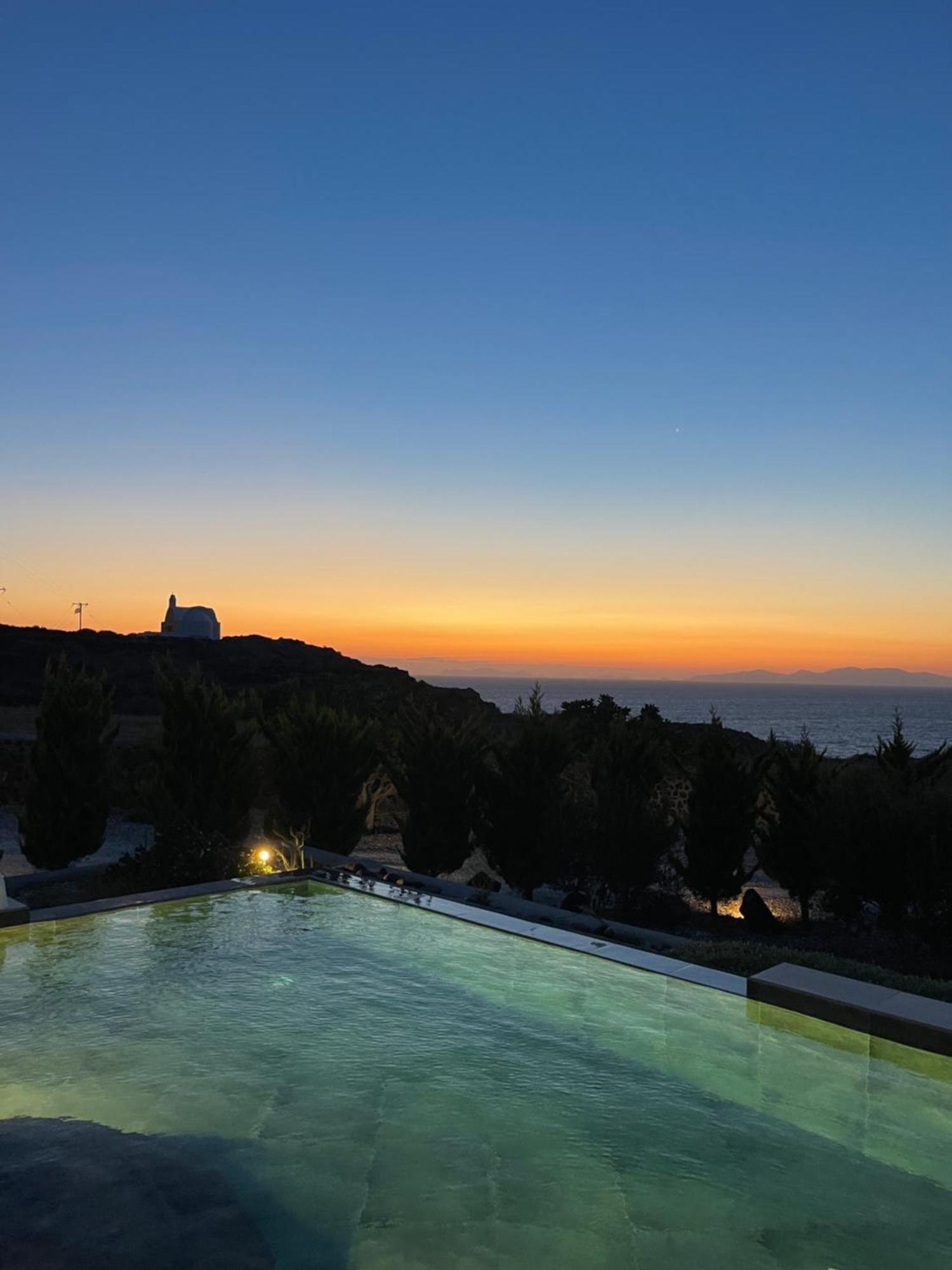 Saint John Oia-Exclusive Private Heated Pool Villas Екстериор снимка